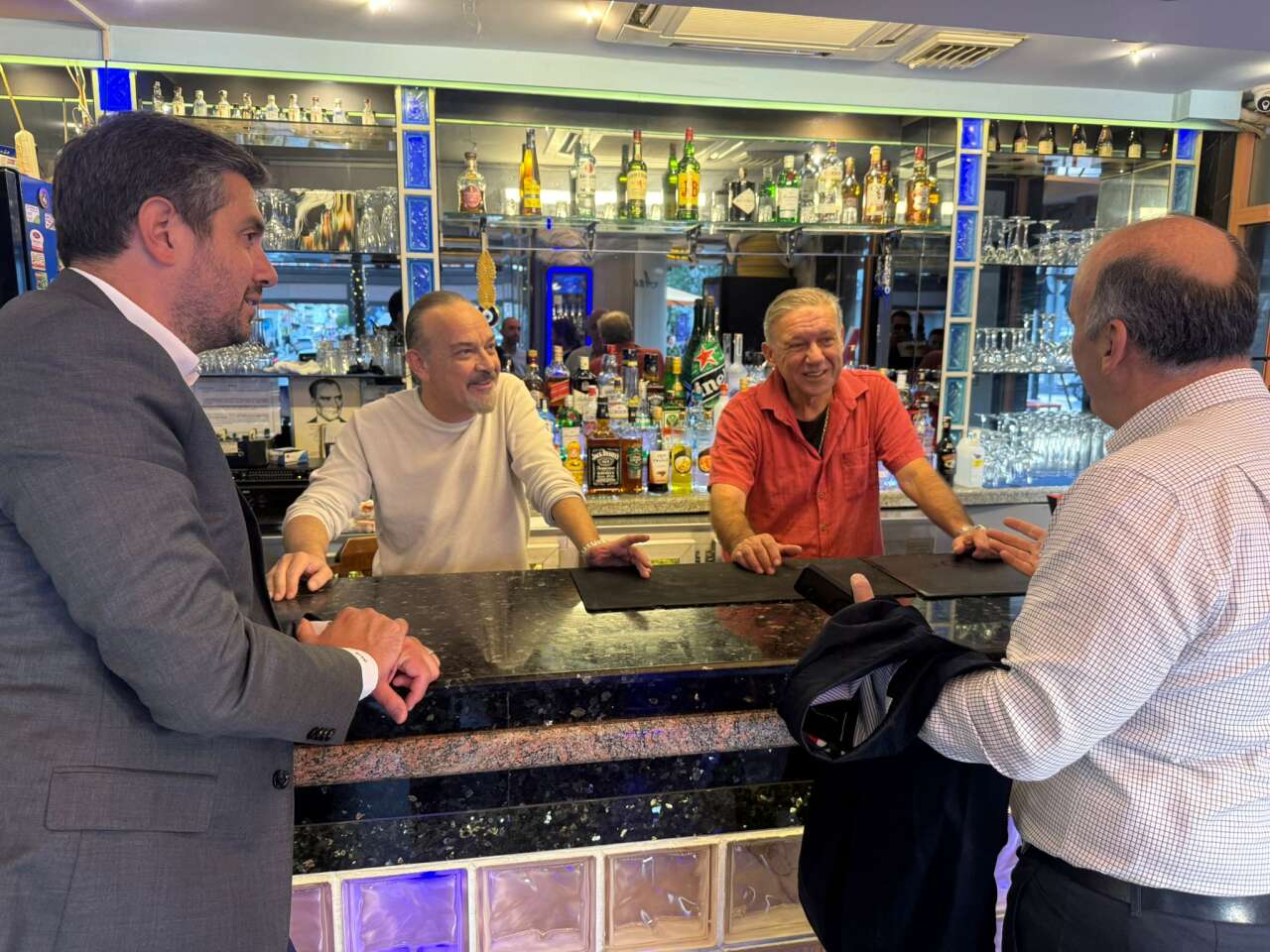 AK Parti Marmaris İlçe Başkanı Muzaffer Aravi’den Yat Limanı Esnafına Ziyaret 4